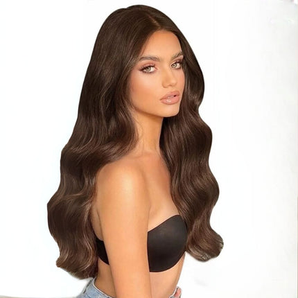 Extension de cheveux à clip brune longue ondulée pour un style naturel et élégant.