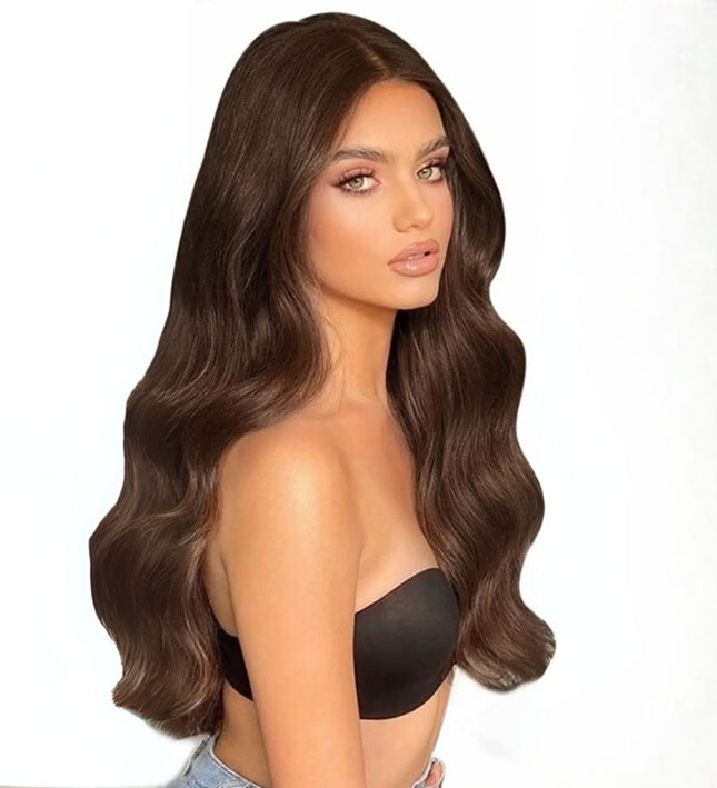 Extension de cheveux à clip brune longue ondulée pour un style naturel et élégant.