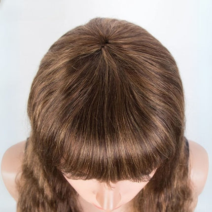 Perruque brune ondulée à frange en cheveux naturels pour un style élégant