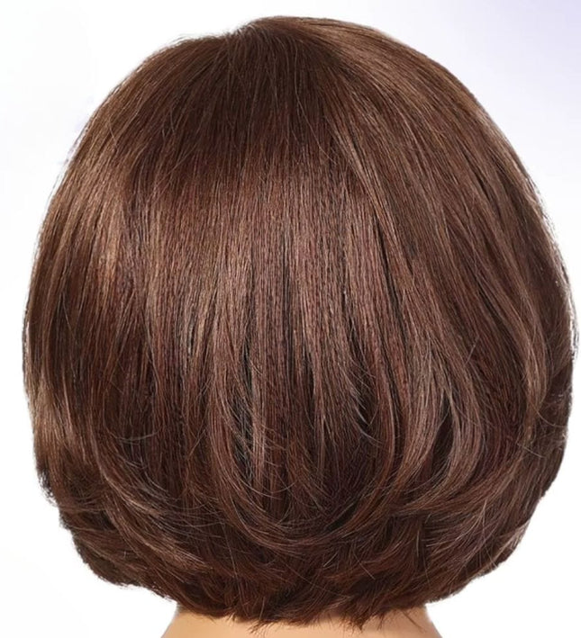 Perruque courte brune ondulée en cheveux naturels pour un look élégant et moderne