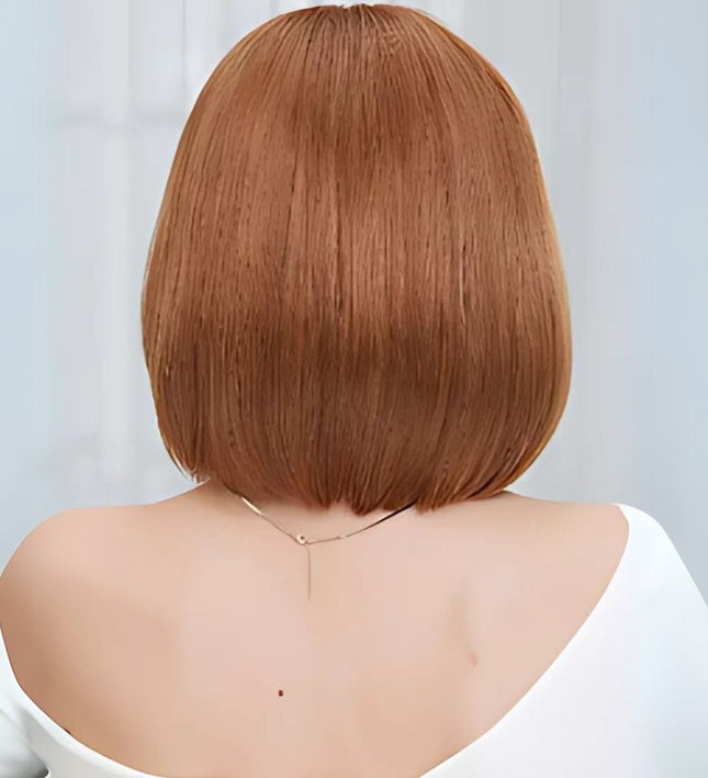 Perruque carrée rousse élégante avec frange en cheveux synthétiques pour femme moderne