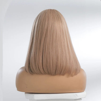 Perruque coupe droite blonde en cheveux naturels pour un look élégant et sophistiqué