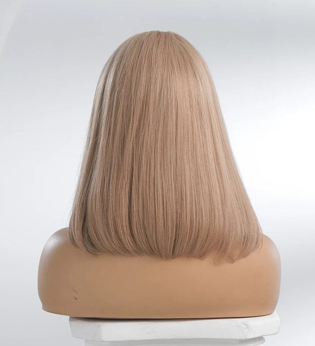 Perruque coupe droite blonde en cheveux naturels pour un look élégant et sophistiqué