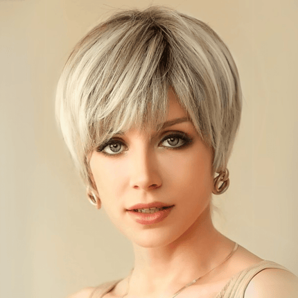 Perruque naturelle courte style pixie en cheveux humains gris moderne