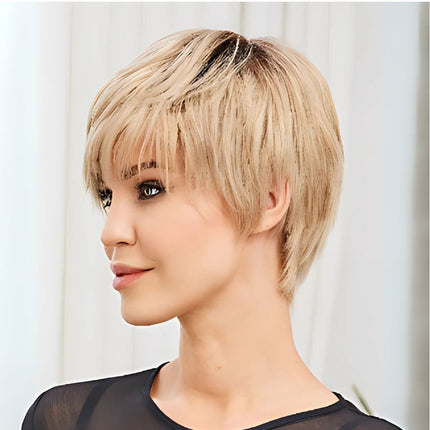 Perruque style pixie élégante en cheveux naturels avec frange pour un look moderne