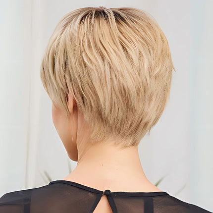 Perruque courte en cheveux naturels style pixie avec frange pour un look moderne