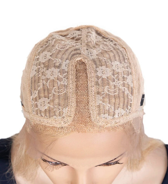 Perruque blonde naturelle en tulle pour un effet réaliste et discret