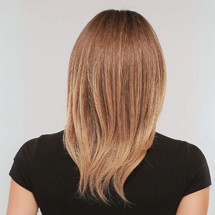 Perruque longue blonde en cheveux synthétiques avec frange pour un style moderne et élégant