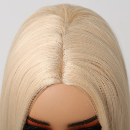 Perruque longue blonde synthétique avec raie centrale pour un style élégant et soigné