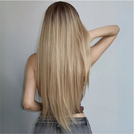 Perruque longue blonde synthétique à raideur naturelle avec frange élégante pour femme.