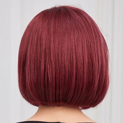 Perruque femme carré naturel couleur bordeaux, cheveux lisses pour look élégant et moderne.