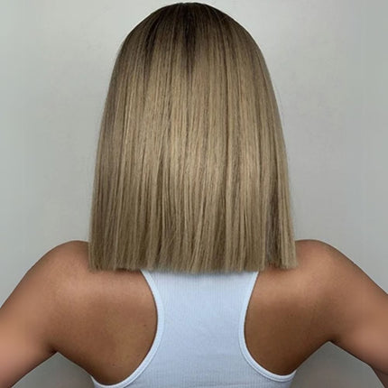 Perruque synthétique blonde style carré lisse pour femme moderne et tendance.