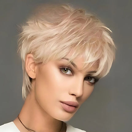 Perruque courte blonde mixte pour femme style moderne et audacieux.