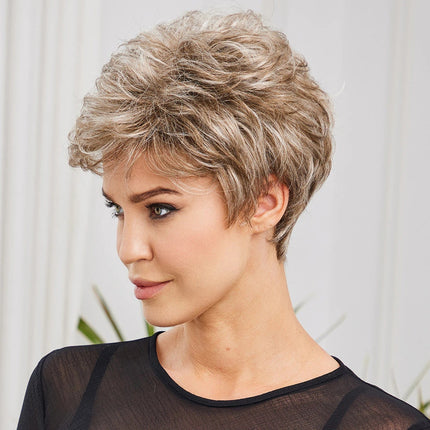 Perruque courte blonde en cheveux naturels pour un style chic et sophistiqué