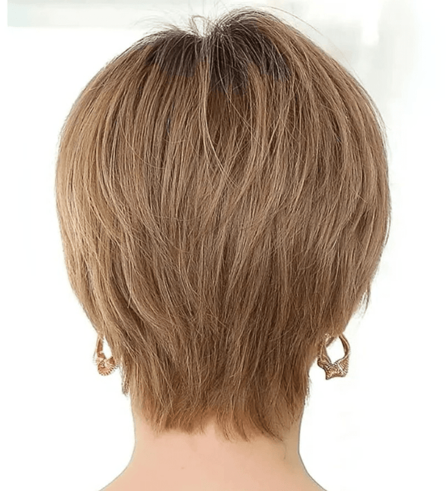 Perruque courte en cheveux naturels avec frange droite pour un style moderne et féminin