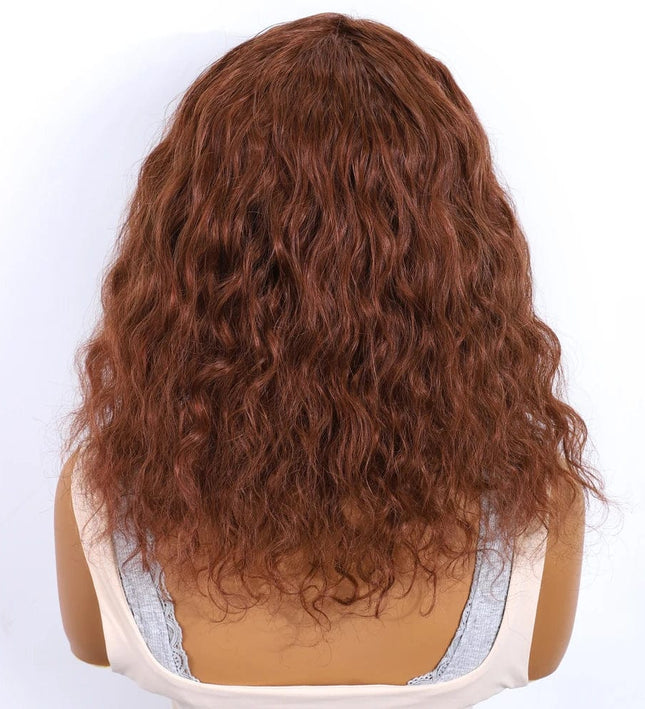 Perruque mi-longue bouclée en cheveux naturels pour un style élégant et féminin.