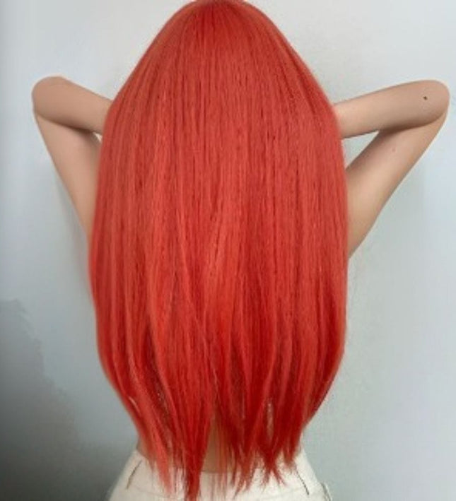 Perruque femme longue orange raide en cheveux synthétiques pour un style vibrant