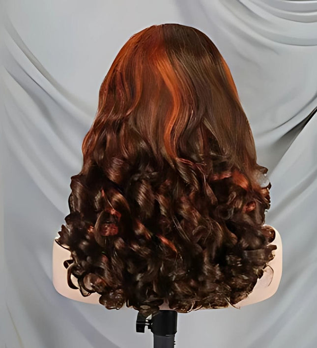 Perruque longue bouclée en cheveux naturels bruns pour un look volumineux et élégant