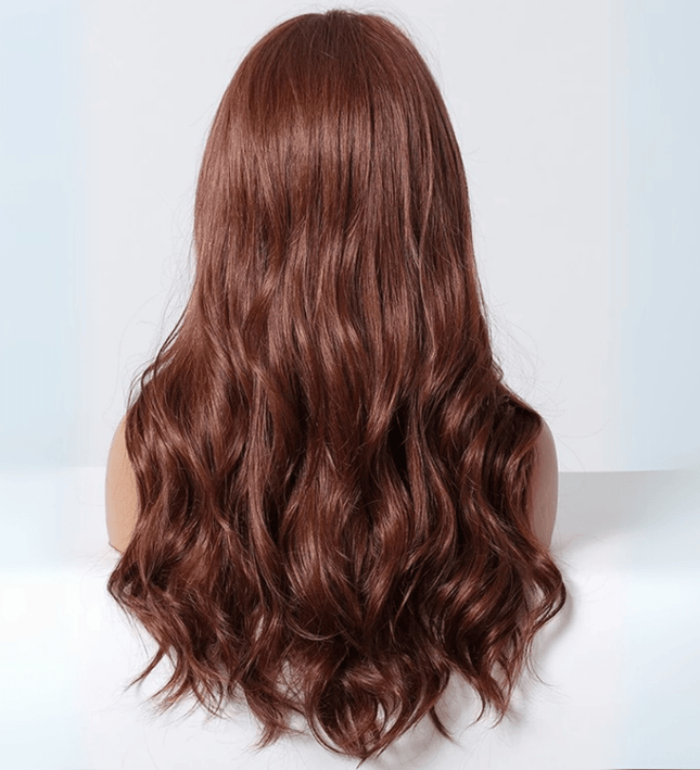 Perruque longue et ondulée couleur auburn en fibre synthétique pour un look naturel et glamour