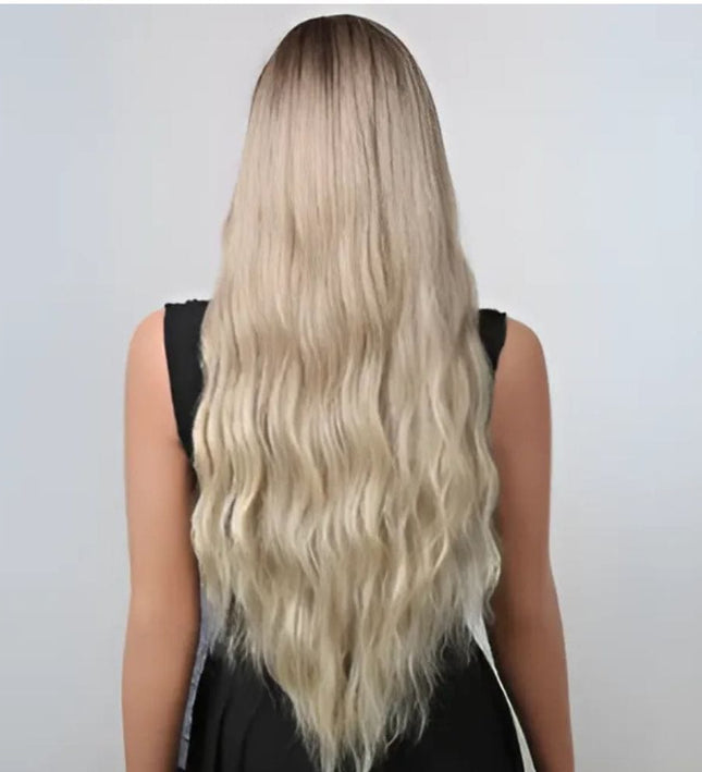 Perruque longue ondulée blonde en cheveux synthétiques pour un look moderne et chic