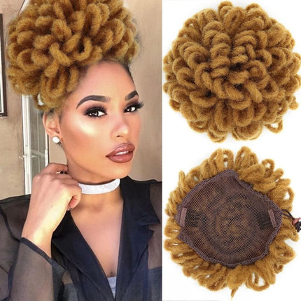Postiche afro volumineux en cheveux synthétiques colorés brun doré pour un look tendance.