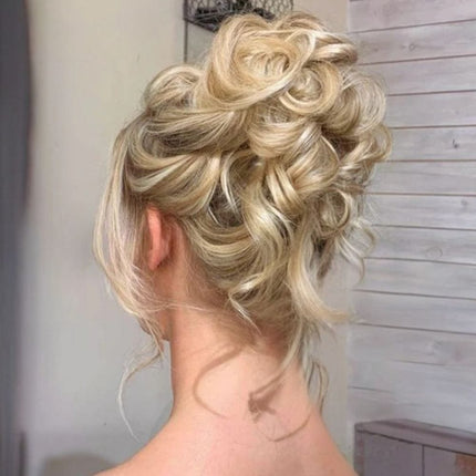 Postiche chignon bouclé blond en fibres synthétiques pour un look élégant et chic