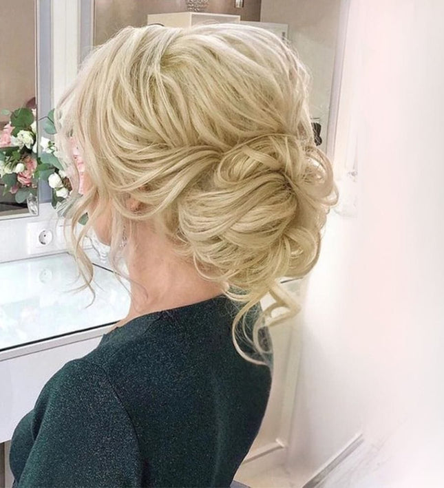 Postiche chignon bouclé blond en cheveux synthétiques pour un style élégant et sophistiqué