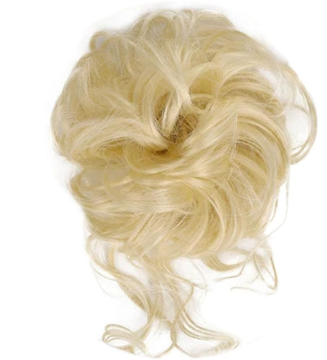 Postiche chignon bouclé blond en cheveux synthétiques pour un style élégant et volumineux