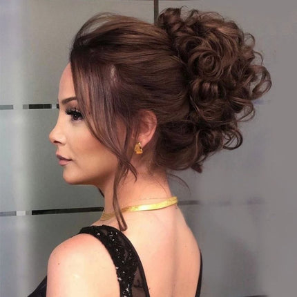 Postiche chignon bouclé en cheveux synthétiques brun pour un style chic et élégant