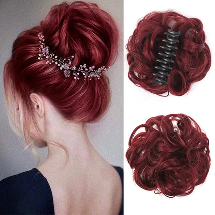 Postiche sophistiqué en cheveux synthétiques rouges avec pince à griffes intégrée pour chignon.