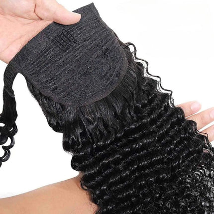 Postiche long et bouclé noir en cheveux synthétiques pour élégante queue-de-cheval